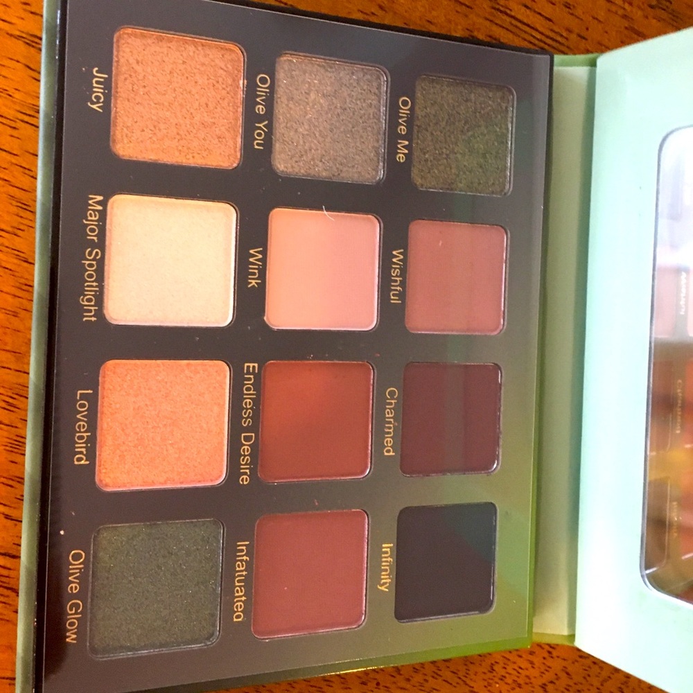 Violet Voss Olive You Forever Eyeshadow Palette